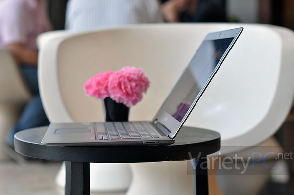 Ultra Slim & Durable Magnesium Alloy Body of acer ASPIRE S3